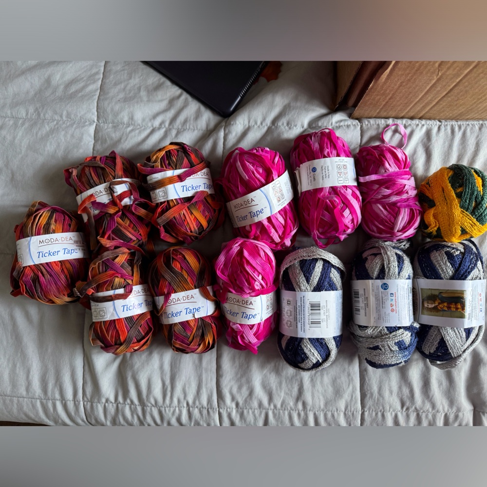 Small lot of yarn, several different colors